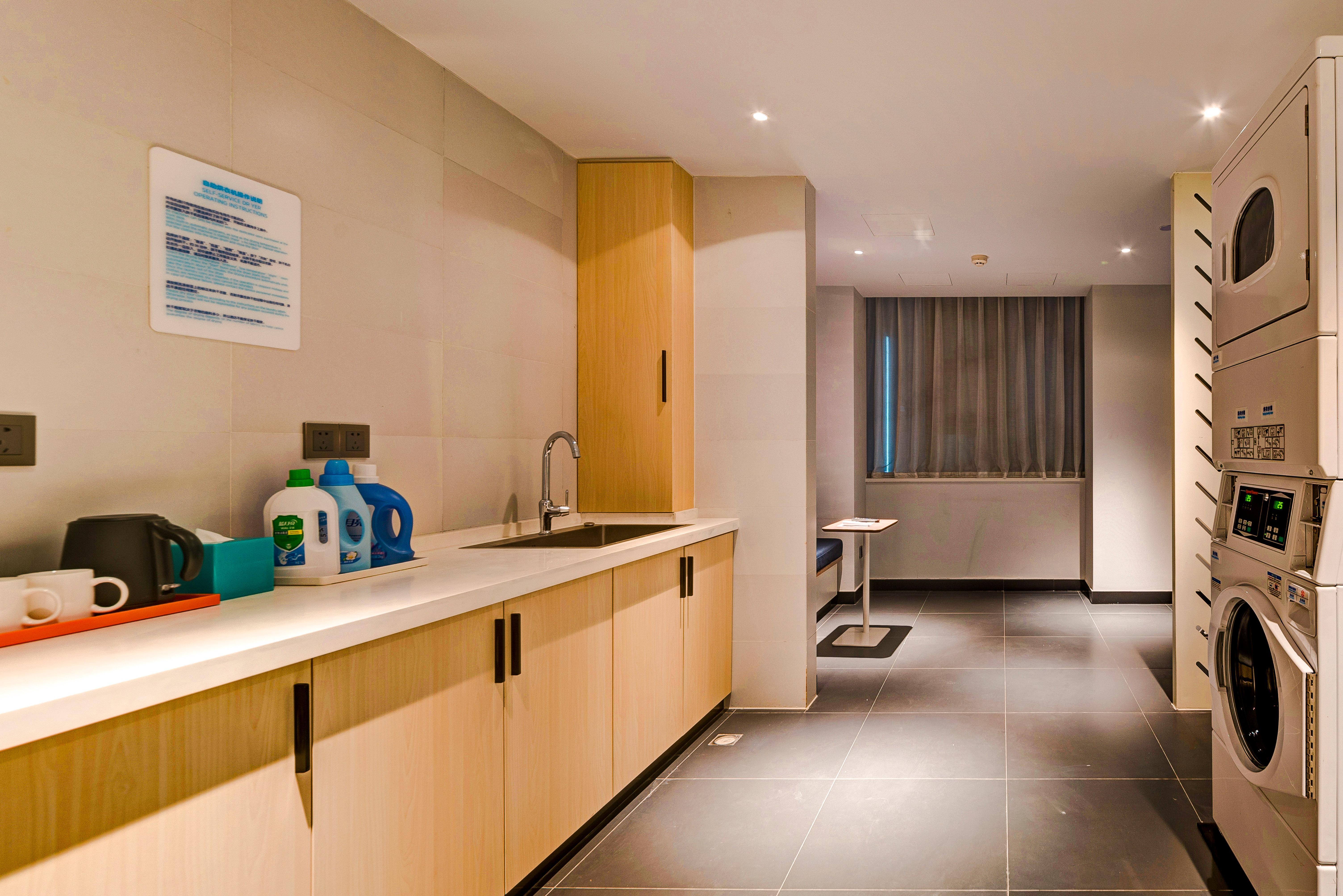 Holiday Inn Express Shijiazhuang High-tech Zone, an IHG Hotel Buitenkant foto